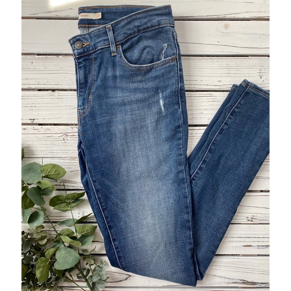 Levi’s 711 Skinny Jeans